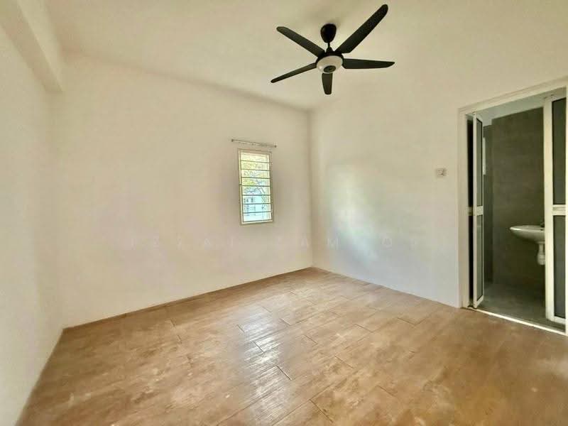 Rumah Teres 2-Tingkat untuk Dijual di Dengkil (Selangor) - Izzat Zamros - PropertyGuru.com.my