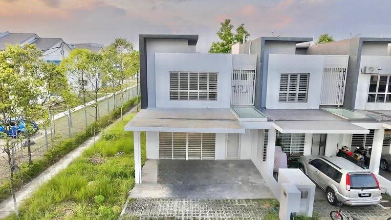 Rumah Teres 2-Tingkat untuk Dijual di Cybersouth (Dengkil) - Izzat Zamros - PropertyGuru.com.my