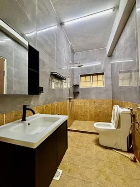 Rumah Teres 2-Tingkat untuk Disewa di Jalan Ipoh (Kuala Lumpur) - Afiq Iqbal - Bathroom - PropertyGuru.com.my