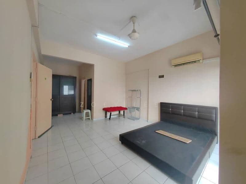 Pangsapuri untuk Dijual di Larkin Utama (Menara Metro Larkin) - Zoey Lee - Bedroom - PropertyGuru.com.my
