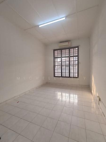 Rumah Teres 1-Tingkat untuk Dijual di Taman Molek (Johor Bahru) - Michelle Tey - PropertyGuru.com.my