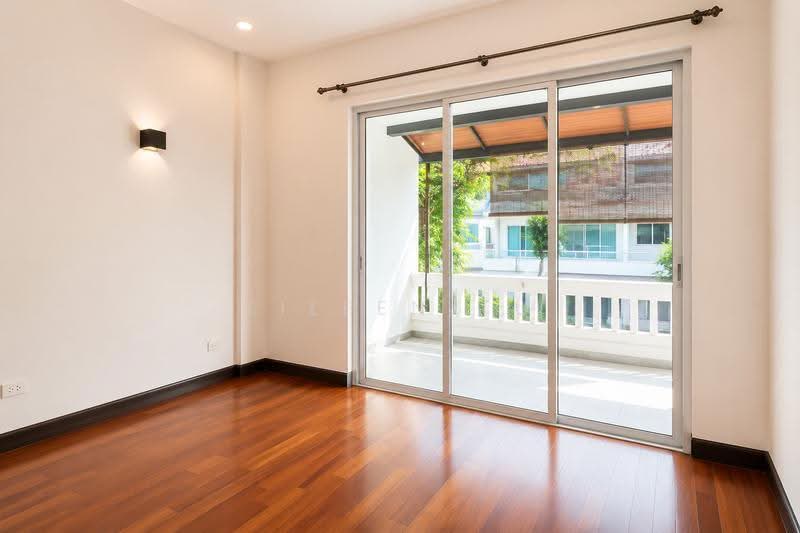 Rumah Berkembar untuk Disewa di Duta Tropika (Batu) - Eileen Tu - Balcony - PropertyGuru.com.my
