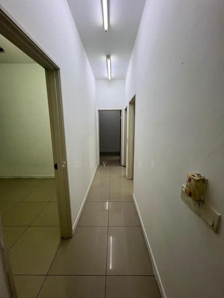 Kediaman Servis untuk Dijual di Greenfield Regency - Zoey Lee - Corridor - PropertyGuru.com.my