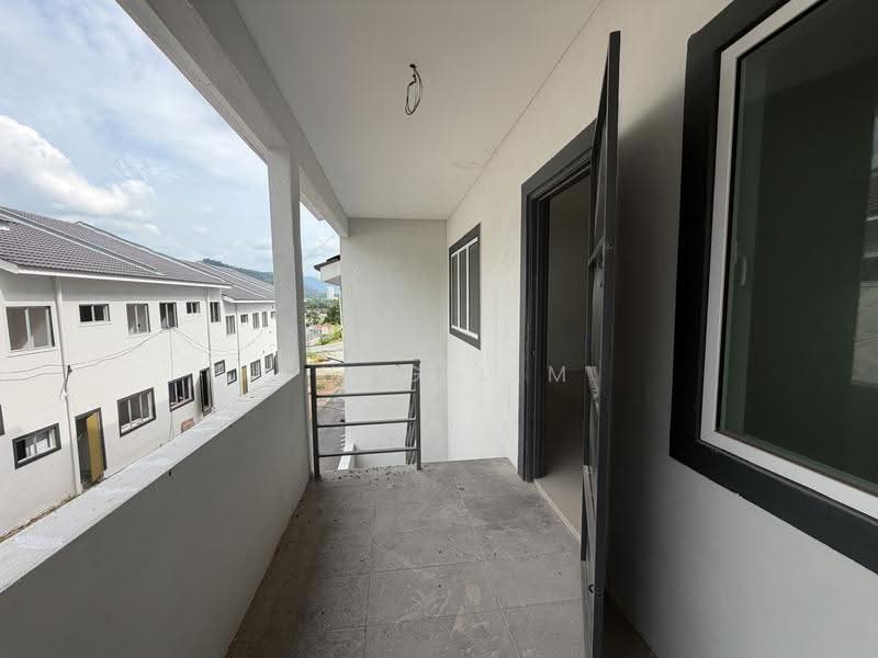 2.5-storey Terraced House for Sale in Taiping (Perak) - Fung Lim - Balcony - PropertyGuru.com.my
