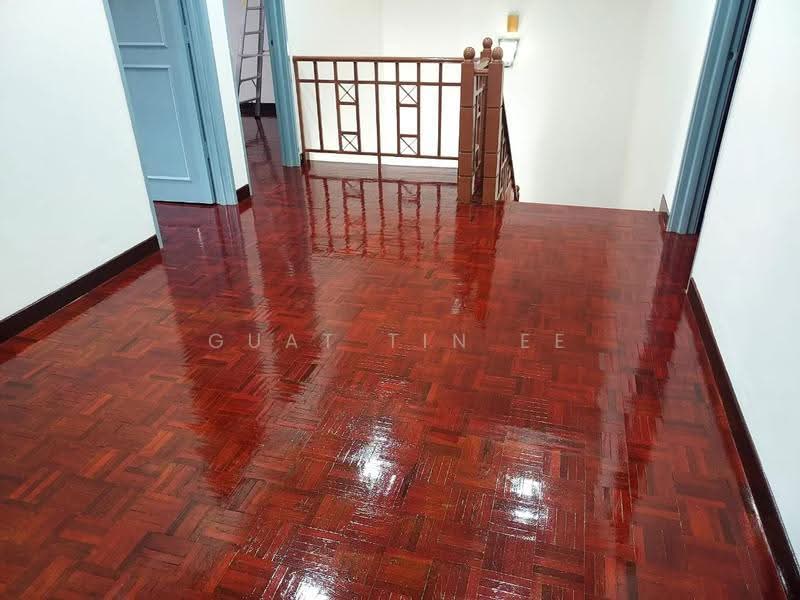 Rumah Teres 2-Tingkat untuk Disewa di Putra Heights (Subang Jaya) - Guat Tin Ee - Upstairs Hallway - PropertyGuru.com.my