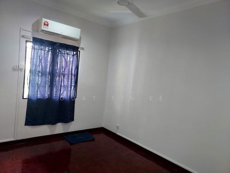 Rumah Teres 2-Tingkat untuk Disewa di Putra Heights (Subang Jaya) - Guat Tin Ee - 2nd Bedroom - PropertyGuru.com.my