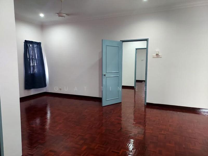 Rumah Teres 2-Tingkat untuk Disewa di Putra Heights (Subang Jaya) - Guat Tin Ee - Master Bedroom - PropertyGuru.com.my