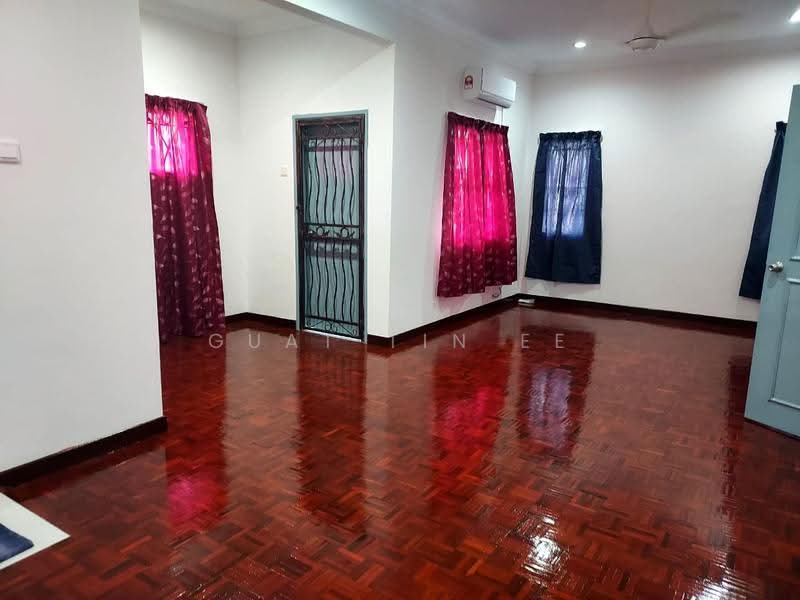Rumah Teres 2-Tingkat untuk Disewa di Putra Heights (Subang Jaya) - Guat Tin Ee - Master Bedroom - PropertyGuru.com.my