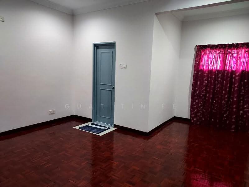 Rumah Teres 2-Tingkat untuk Disewa di Putra Heights (Subang Jaya) - Guat Tin Ee - Master Bedroom - PropertyGuru.com.my