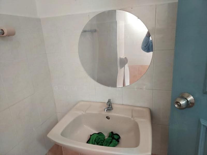 Rumah Teres 2-Tingkat untuk Disewa di Putra Heights (Subang Jaya) - Guat Tin Ee - Bathroom - PropertyGuru.com.my