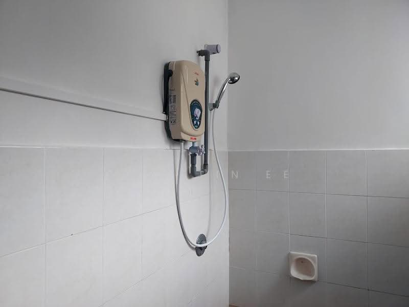 Rumah Teres 2-Tingkat untuk Disewa di Putra Heights (Subang Jaya) - Guat Tin Ee - Bathroom - PropertyGuru.com.my