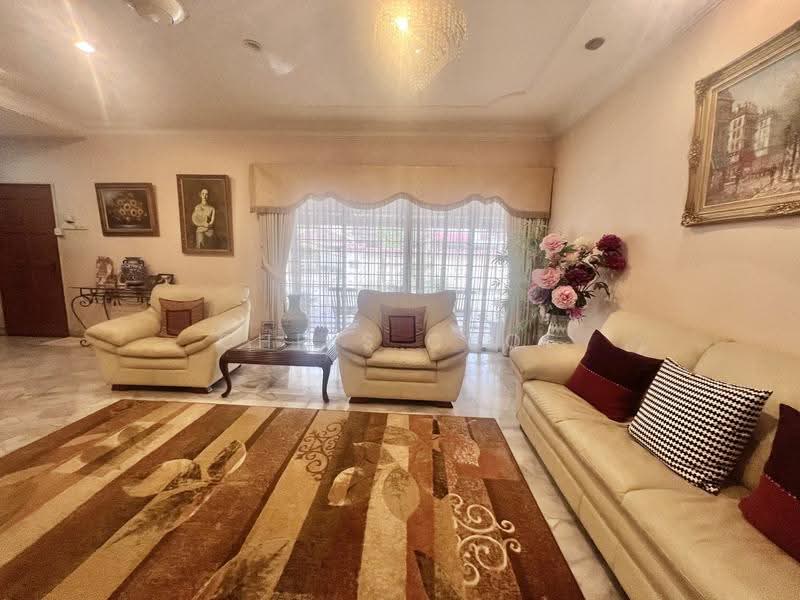 Rumah Berkembar untuk Dijual di SS 21, Damansara Utama (Petaling Jaya) - Chris Choe - Living Room - PropertyGuru.com.my