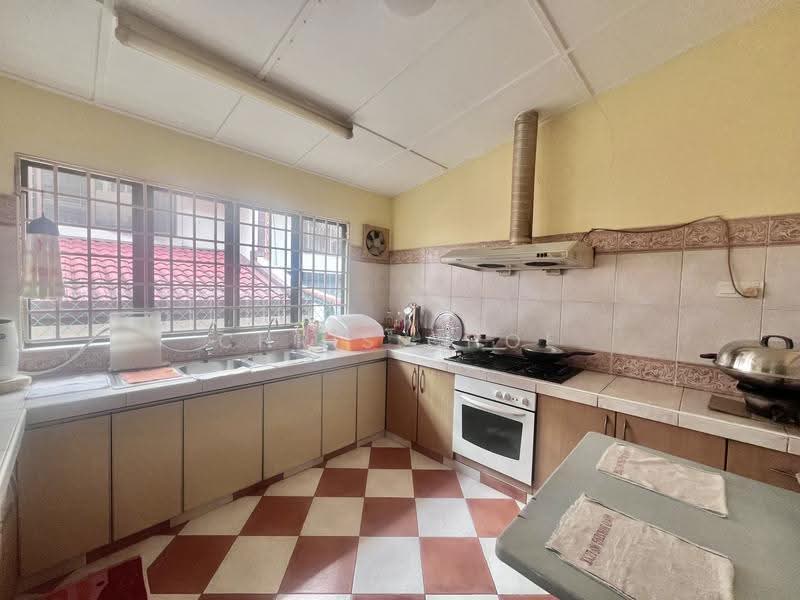 Rumah Berkembar untuk Dijual di SS 21, Damansara Utama (Petaling Jaya) - Chris Choe - Kitchen - PropertyGuru.com.my