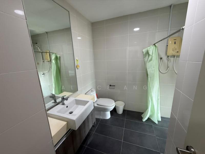 Kediaman Servis untuk Disewa di Southkey Mosaic - Wallace Ang - Bathroom - PropertyGuru.com.my
