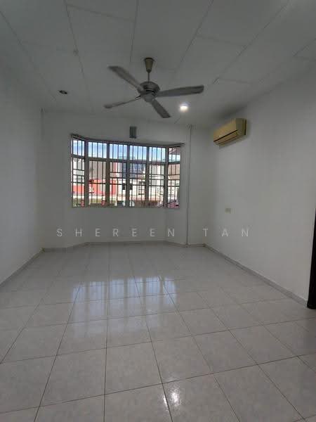 Rumah Teres 2-Tingkat untuk Dijual di Klang (Selangor) - Shereen Tan - Living Room - PropertyGuru.com.my