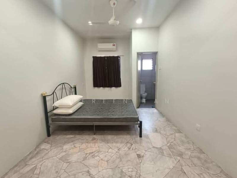 Rumah Teres 2-Tingkat untuk Dijual di Kawasan 8 (Klang) - Shereen Tan - PropertyGuru.com.my