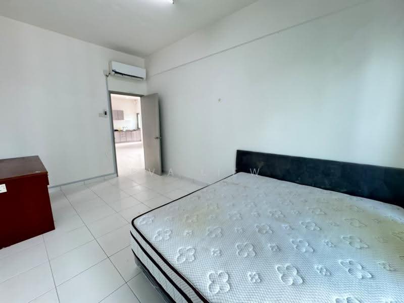 Kondominium untuk Dijual di The Golden Triangle Condominium - Eva Liew - Bedroom - PropertyGuru.com.my