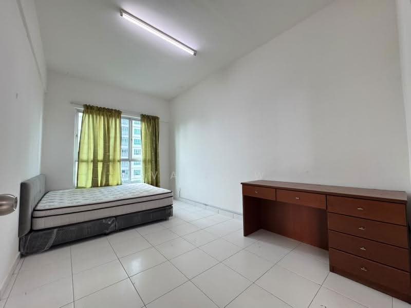 Kondominium untuk Dijual di The Golden Triangle Condominium - Eva Liew - Bedroom - PropertyGuru.com.my
