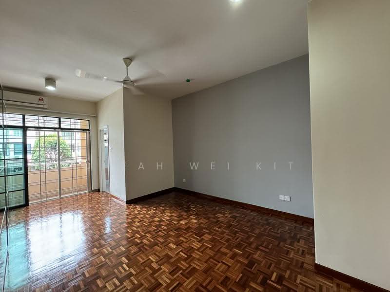 Townhouse for Rent in Sunway Damansara (Kota Damansara) - Cheah Wei Kit - Living Room - PropertyGuru.com.my