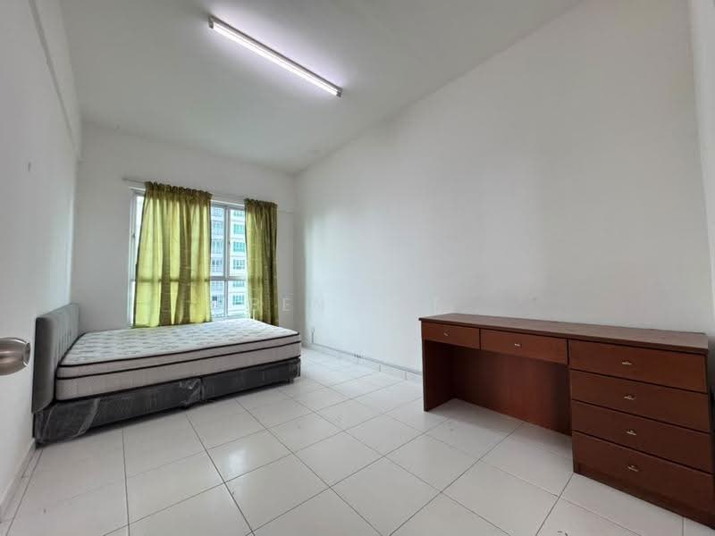 Kondominium untuk Dijual di The Golden Triangle Condominium - Ben Lee - Bedroom - PropertyGuru.com.my