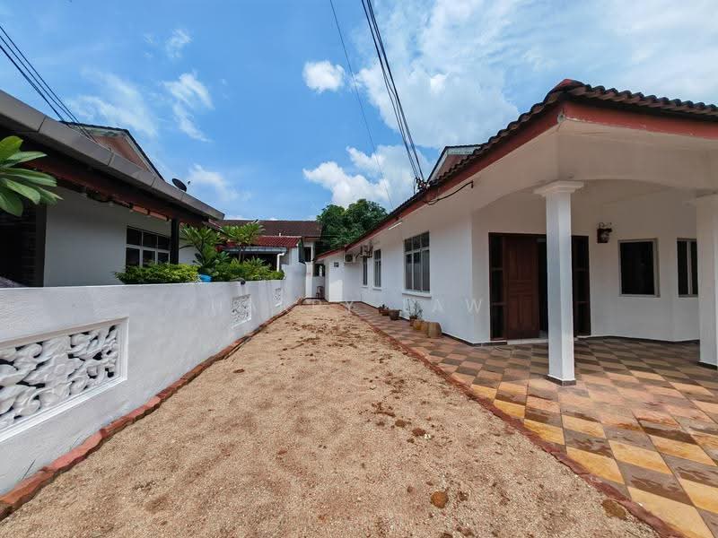 1-storey Terraced House for Sale in Taman Bukit Katil Indah (Bukit Katil) - Harry Law - Exterior - PropertyGuru.com.my