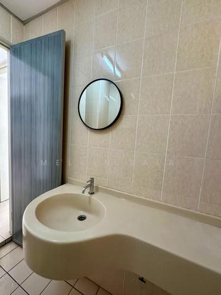 Kondominium untuk Dijual di Platinum Lake PV 10 - Melvin Bala - Bathroom - PropertyGuru.com.my