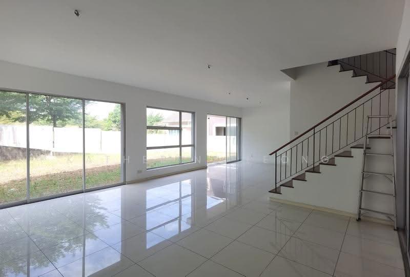 Rumah Teres 2.5-Tingkat untuk Dijual di Bandar Country Homes (Rawang) - Katherine Leong - Living Room - PropertyGuru.com.my