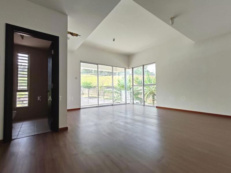 Rumah Teres 2.5-Tingkat untuk Dijual di Bandar Country Homes (Rawang) - Katherine Leong - Living Room - PropertyGuru.com.my