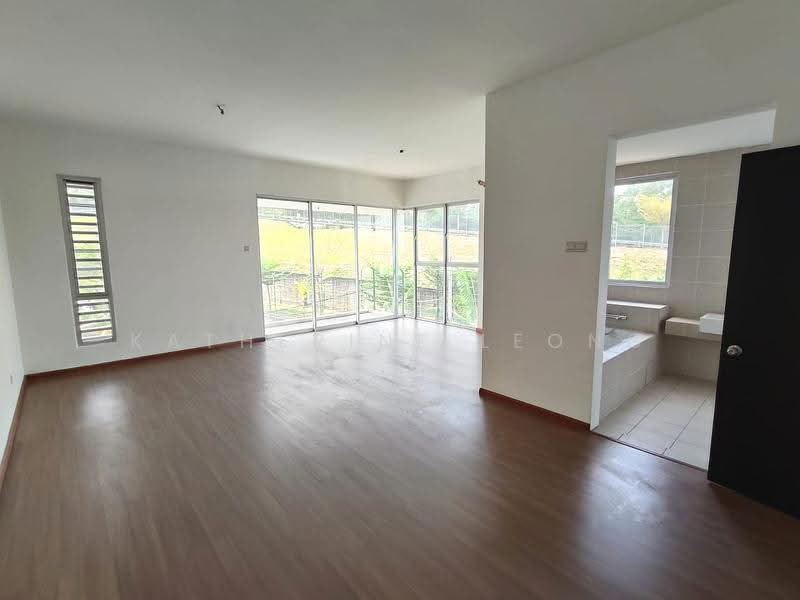 Rumah Teres 2.5-Tingkat untuk Dijual di Bandar Country Homes (Rawang) - Katherine Leong - Living Room - PropertyGuru.com.my