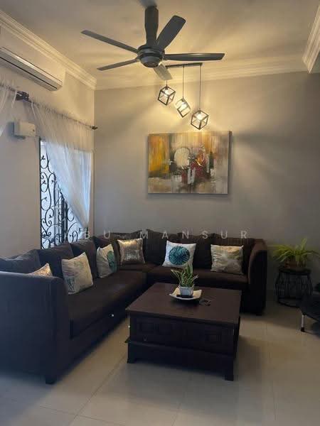 Terraced House for Sale in Bandar Kinrara Seksyen 9 (Bandar Kinrara) - Abu Mansur - Living Room - PropertyGuru.com.my