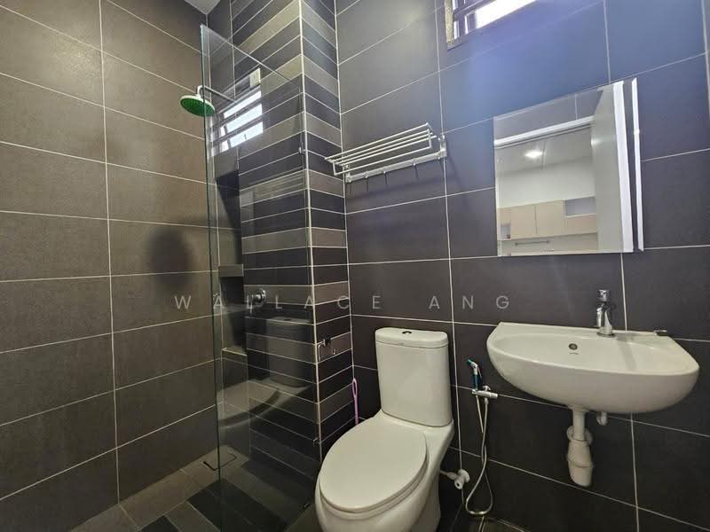 Rumah Berkembar untuk Disewa di Austin (Johor Bahru) - Wallace Ang - Bathroom - PropertyGuru.com.my