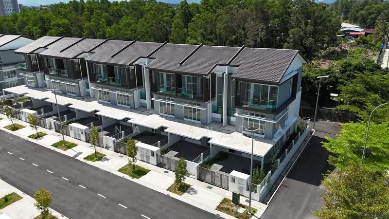Rumah Teres 3-Tingkat untuk Dijual di Saujana Rawang (Rawang) - Jonathan Chai - Exterior - PropertyGuru.com.my