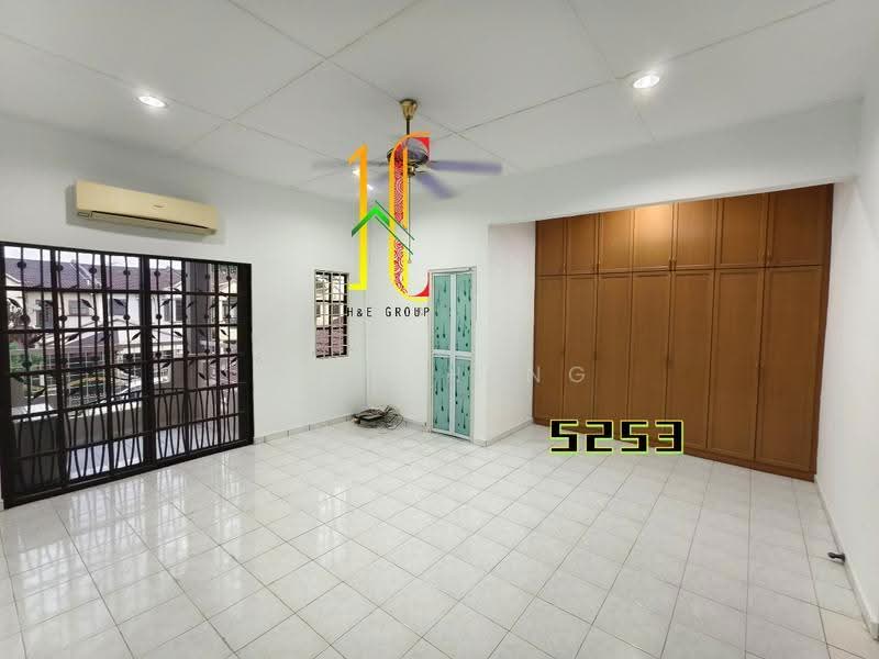 Terraced House for Sale in Taman Bayu Perdana (Klang) - M.K. Heng - Living Room - PropertyGuru.com.my