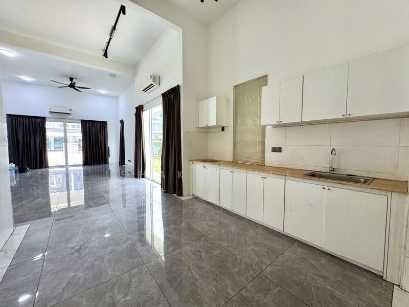 Semi-Detached House for Sale in Bandar Bukit Raja (Klang) - Ishak Ramli - Kitchen - PropertyGuru.com.my
