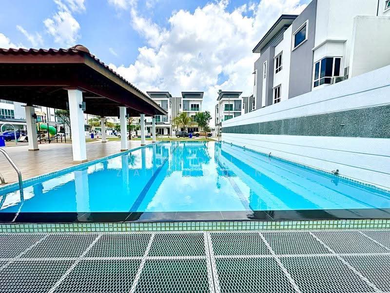 Semi-Detached House for Sale in Bandar Bukit Raja (Klang) - NORFADILAH ZAINUDDIN - Exterior - PropertyGuru.com.my