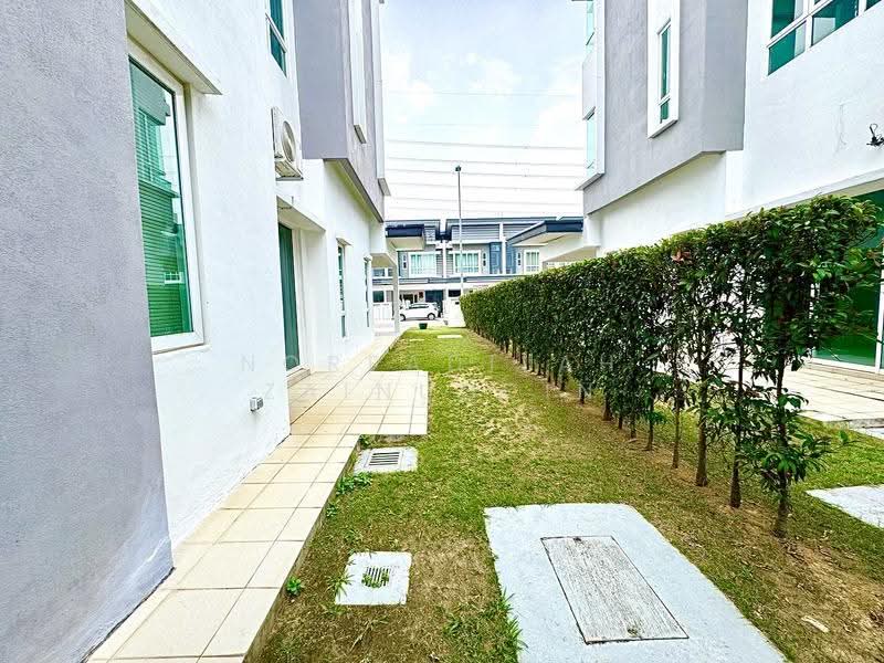Semi-Detached House for Sale in Bandar Bukit Raja (Klang) - NORFADILAH ZAINUDDIN - Exterior - PropertyGuru.com.my