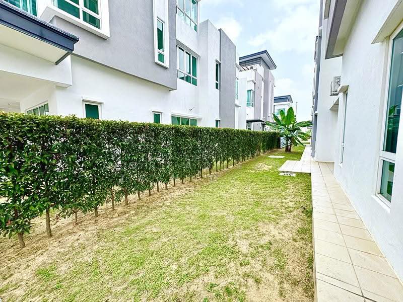 Semi-Detached House for Sale in Bandar Bukit Raja (Klang) - NORFADILAH ZAINUDDIN - Exterior - PropertyGuru.com.my