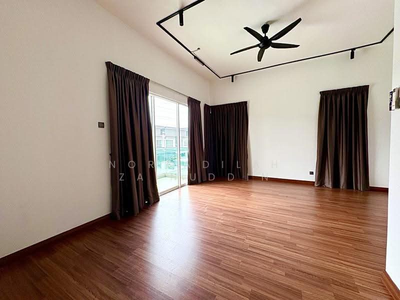 Semi-Detached House for Sale in Bandar Bukit Raja (Klang) - NORFADILAH ZAINUDDIN - Living Room - PropertyGuru.com.my