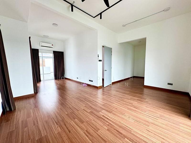 Semi-Detached House for Sale in Bandar Bukit Raja (Klang) - NORFADILAH ZAINUDDIN - Living Room - PropertyGuru.com.my