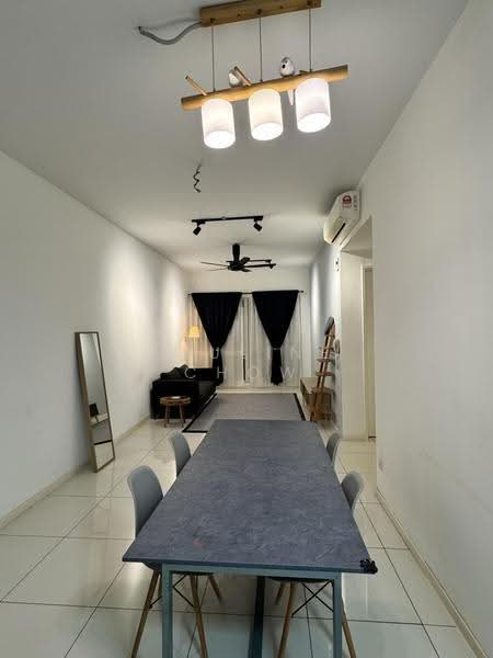 Kediaman Servis untuk Dijual di Aurora Tower @ Eco Sky - Pauline Chow - Living Room - PropertyGuru.com.my
