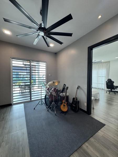 Bungalow House untuk Dijual di Dataran Segar, Lukut, Jalan Besar (Port Dickson) - Ong Jia Hui - PropertyGuru.com.my