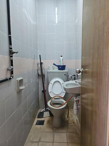 Kondominium untuk Disewa di Evergreen Park Cypress - Stella Lee - Bathroom - PropertyGuru.com.my