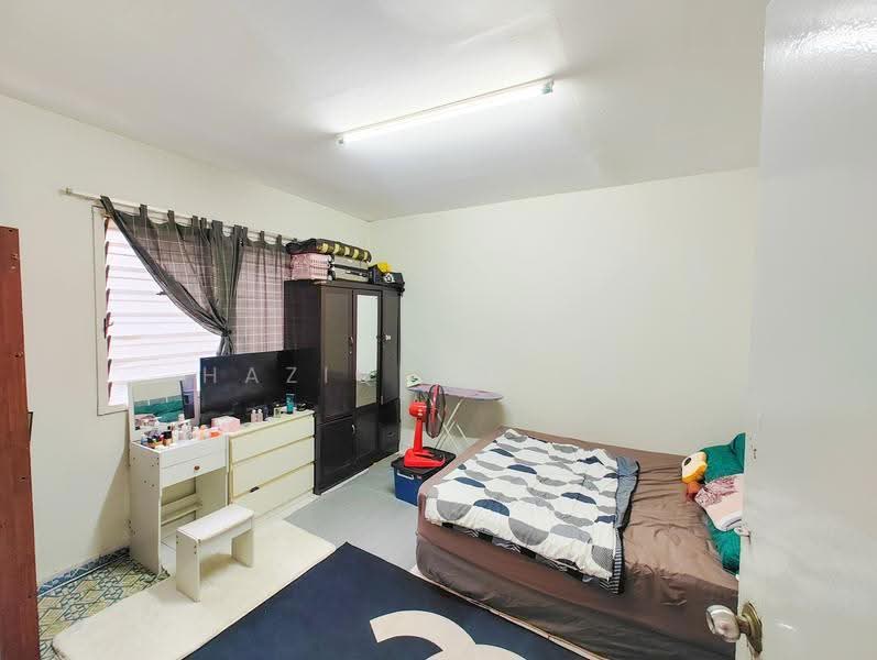 Flat for Sale at Pangsapuri SS8 Kelana Jaya - Haziq Bohari - Bedroom - PropertyGuru.com.my