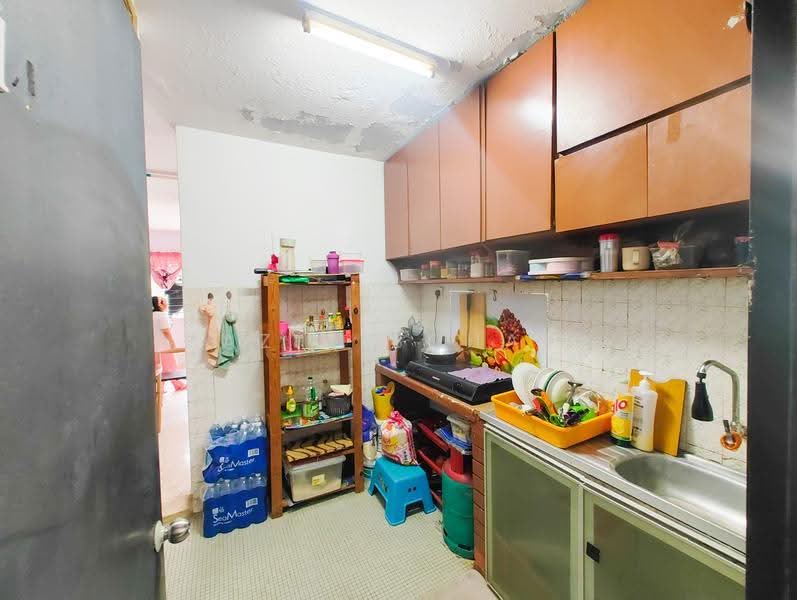 Flat for Sale at Pangsapuri SS8 Kelana Jaya - Haziq Bohari - Kitchen - PropertyGuru.com.my