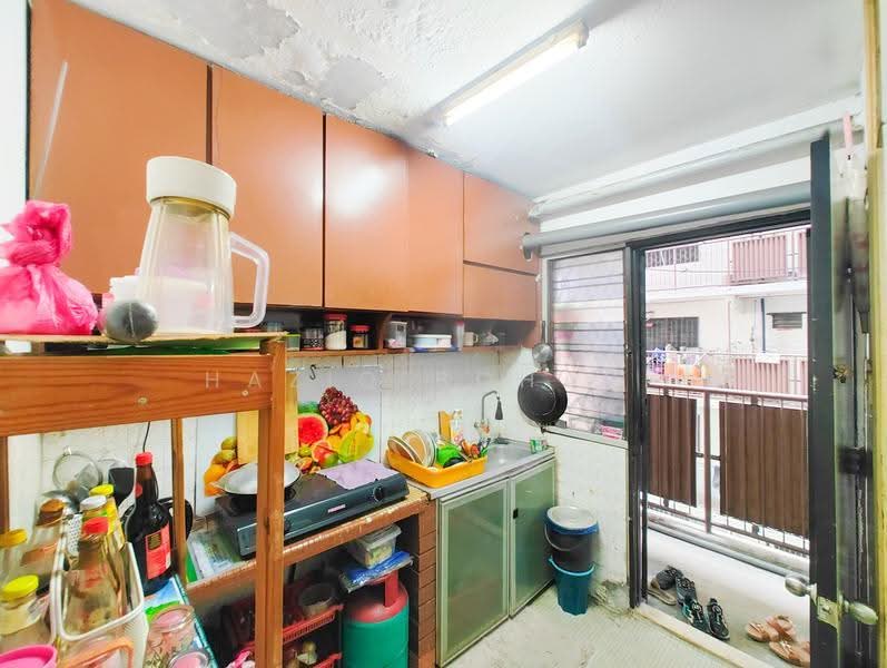 Flat for Sale at Pangsapuri SS8 Kelana Jaya - Haziq Bohari - Kitchen - PropertyGuru.com.my