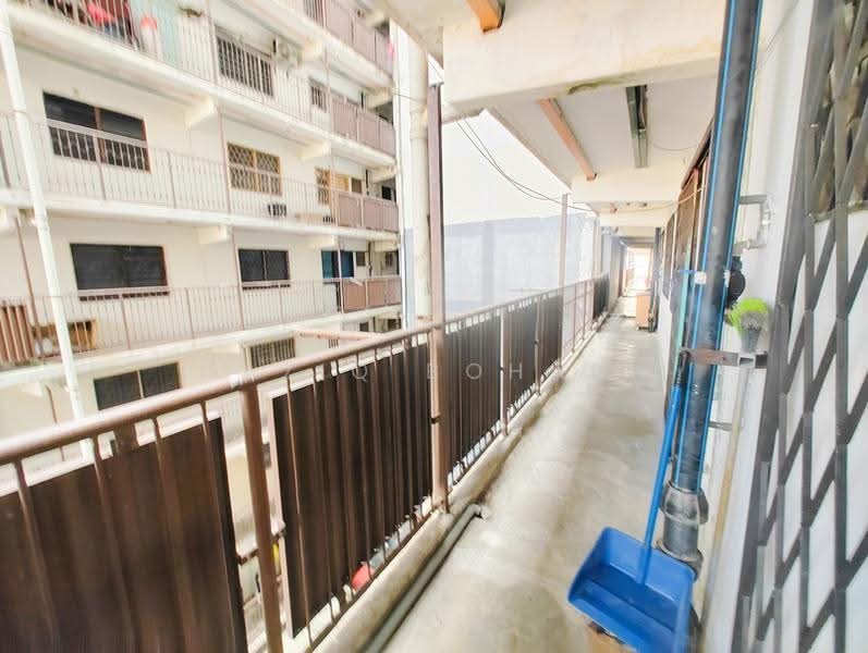 Flat for Sale at Pangsapuri SS8 Kelana Jaya - Haziq Bohari - Corridor - PropertyGuru.com.my