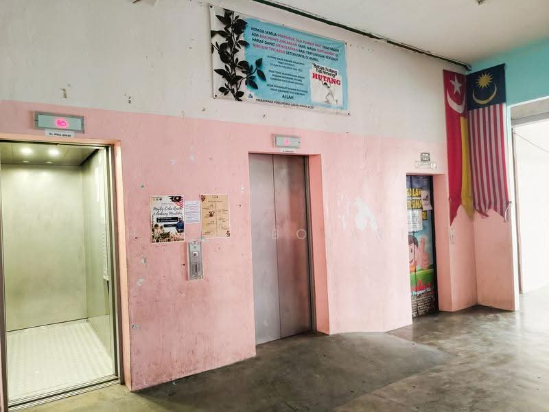 Flat for Sale at Pangsapuri SS8 Kelana Jaya - Haziq Bohari - Corridor - PropertyGuru.com.my