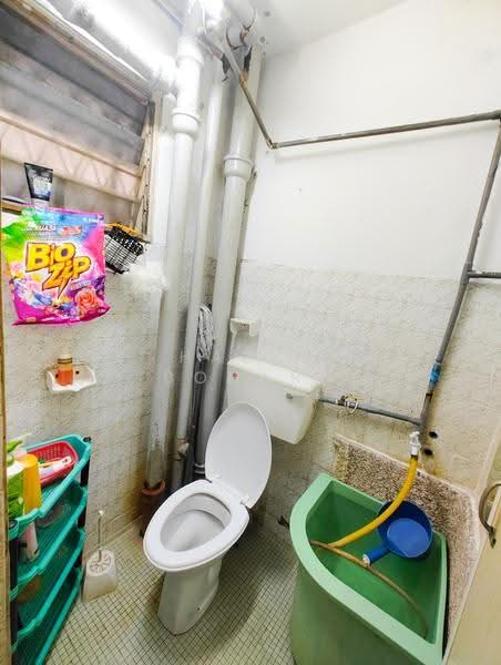 Flat for Sale at Pangsapuri SS8 Kelana Jaya - Haziq Bohari - Bathroom - PropertyGuru.com.my