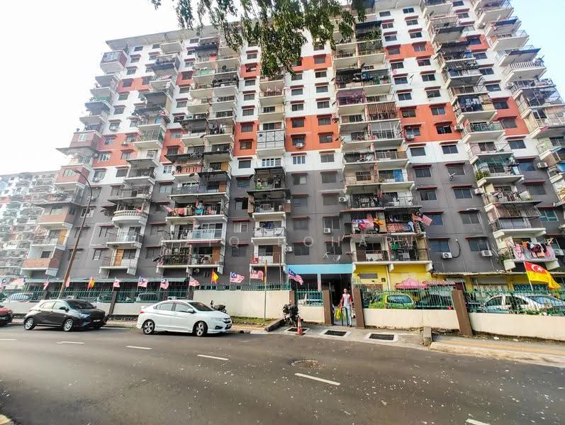 Flat for Sale at Pangsapuri SS8 Kelana Jaya - Haziq Bohari - Exterior - PropertyGuru.com.my
