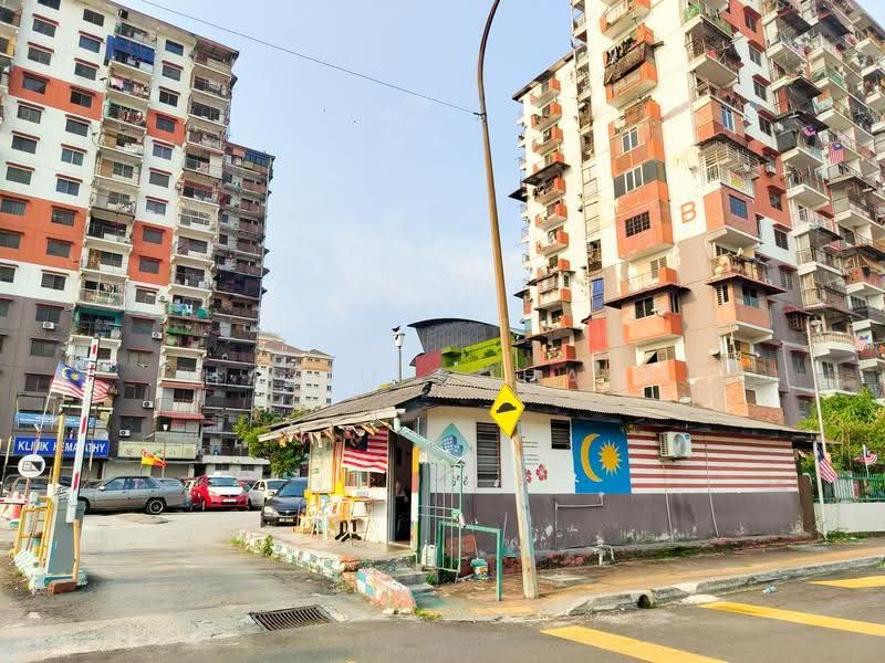 Flat for Sale at Pangsapuri SS8 Kelana Jaya - Haziq Bohari - Exterior - PropertyGuru.com.my